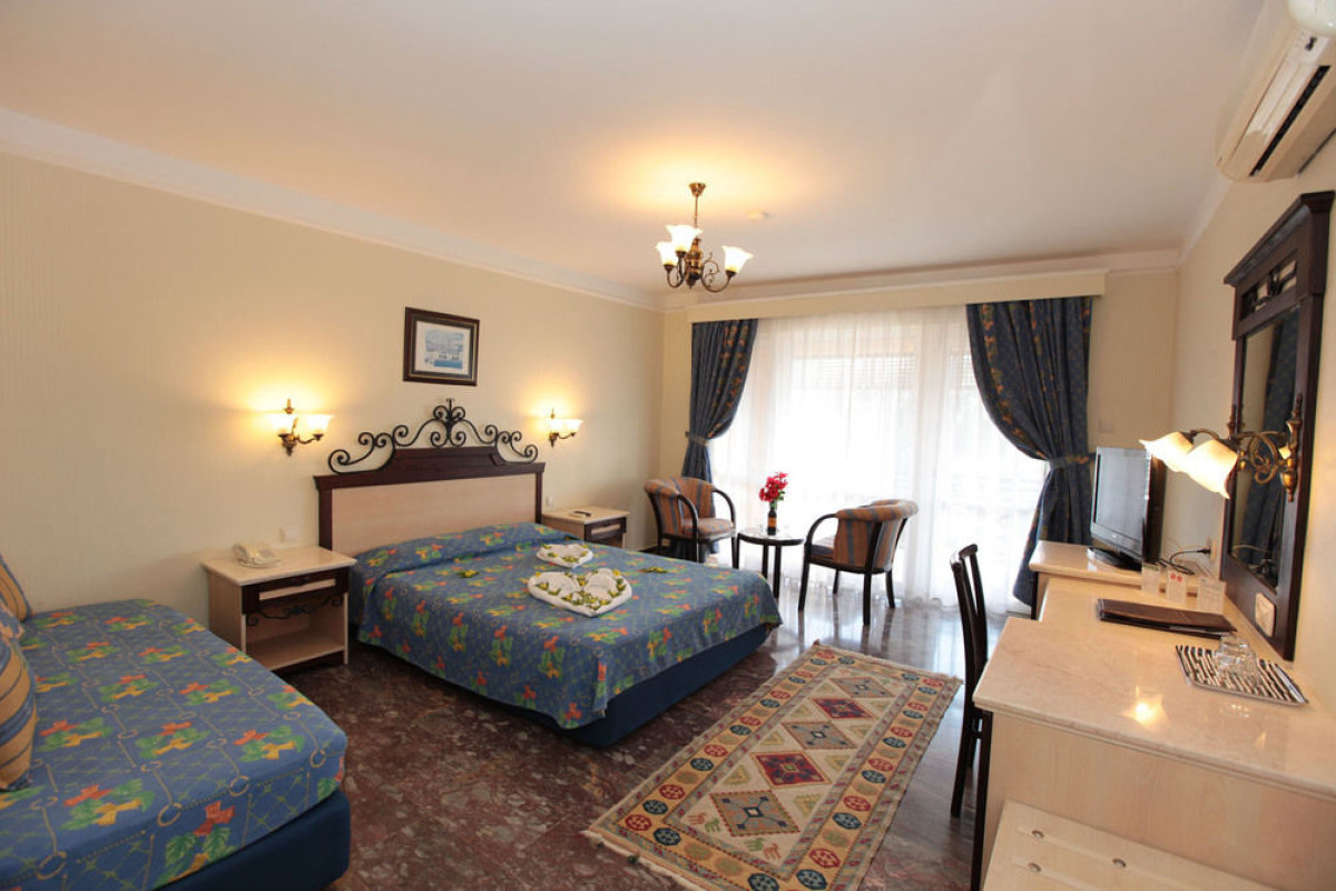 CLUB YALI HOTEL & RESORT