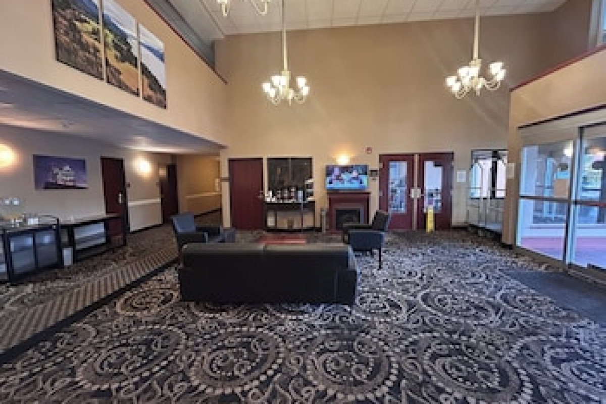 COMFORT SUITES PORTLAND SOUTHWEST