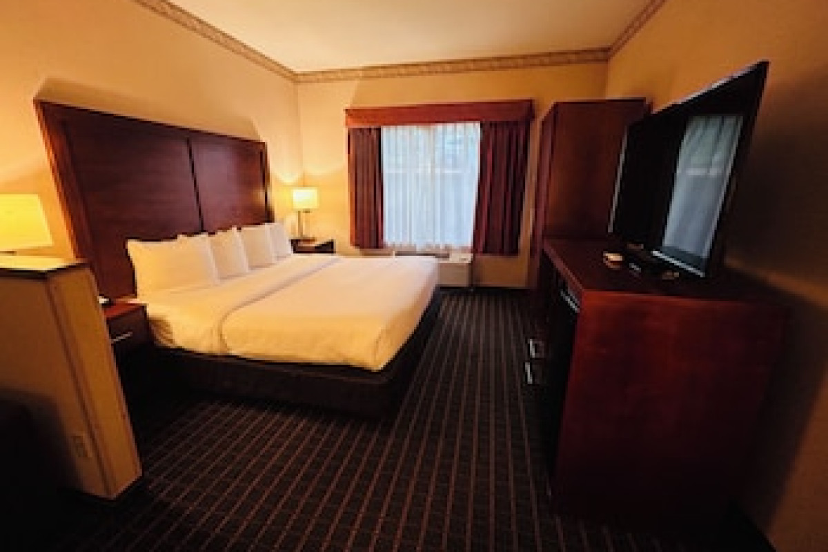 COMFORT SUITES PORTLAND SOUTHWEST