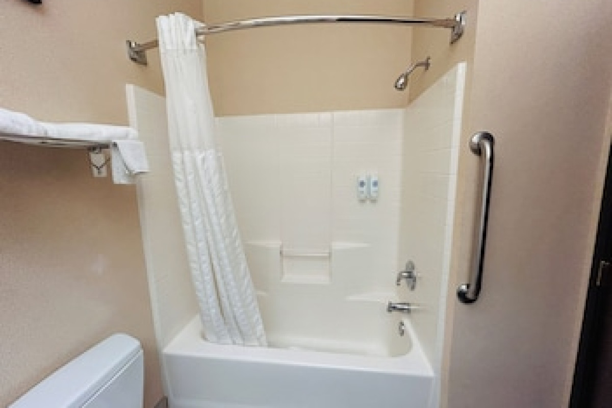 COMFORT SUITES PORTLAND SOUTHWEST