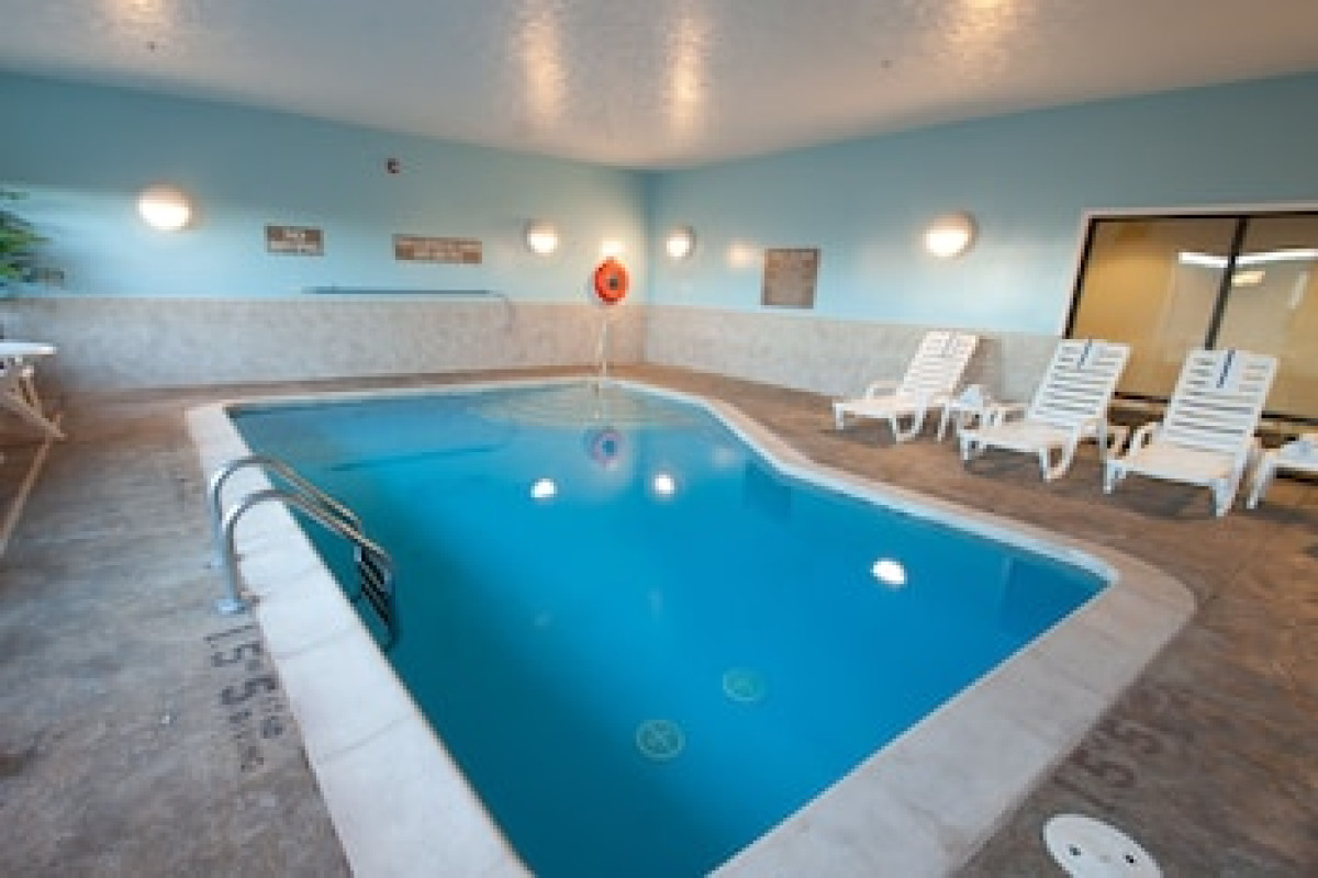 COMFORT SUITES SPEEDWAY - KANSAS CITY