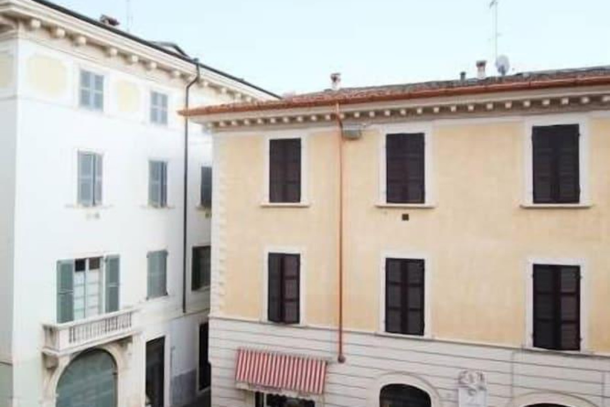 Comfortable Apartment Cavour Square
