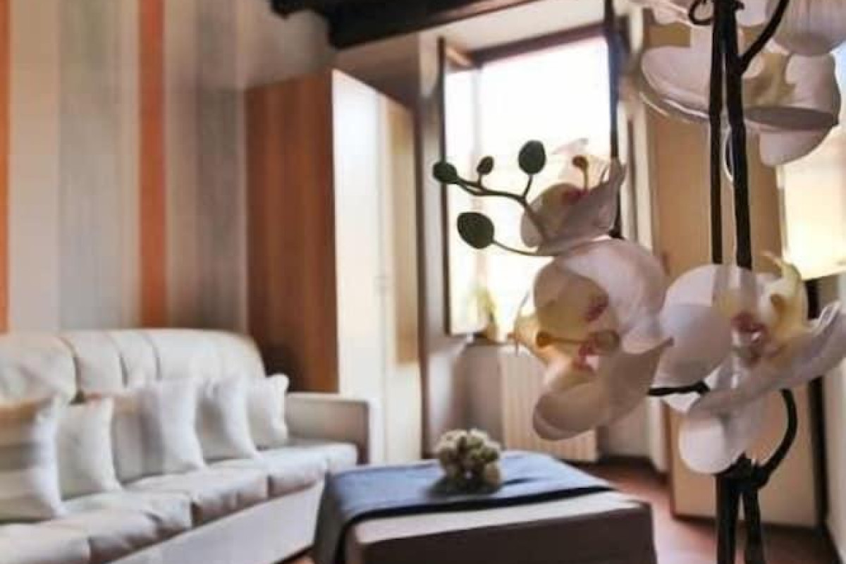Comfortable Apartment Cavour Square