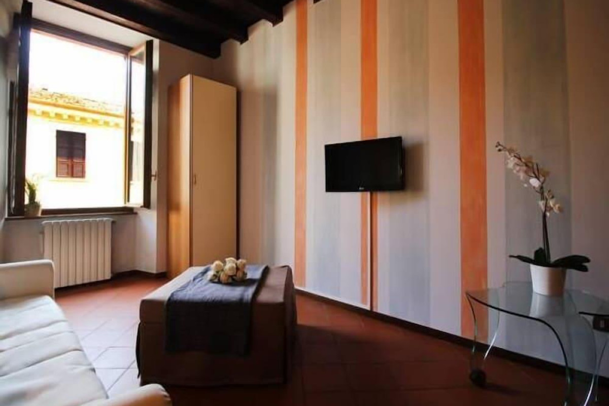 Comfortable Apartment Cavour Square