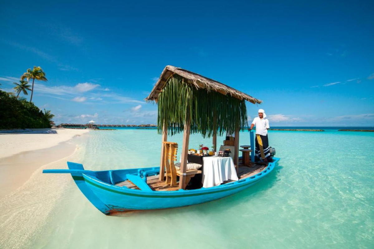 Constance Halaveli Resort