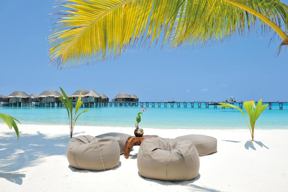 Constance Halaveli Resort