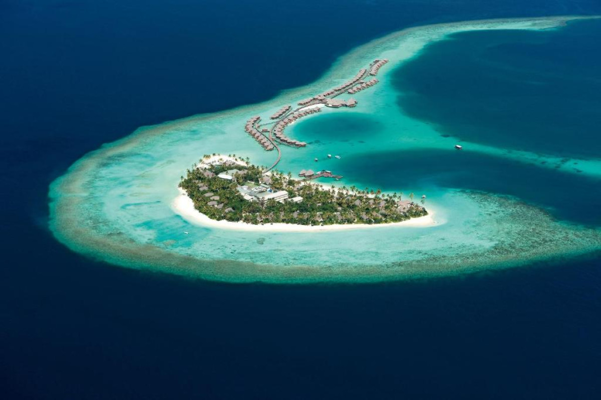 Constance Halaveli Resort