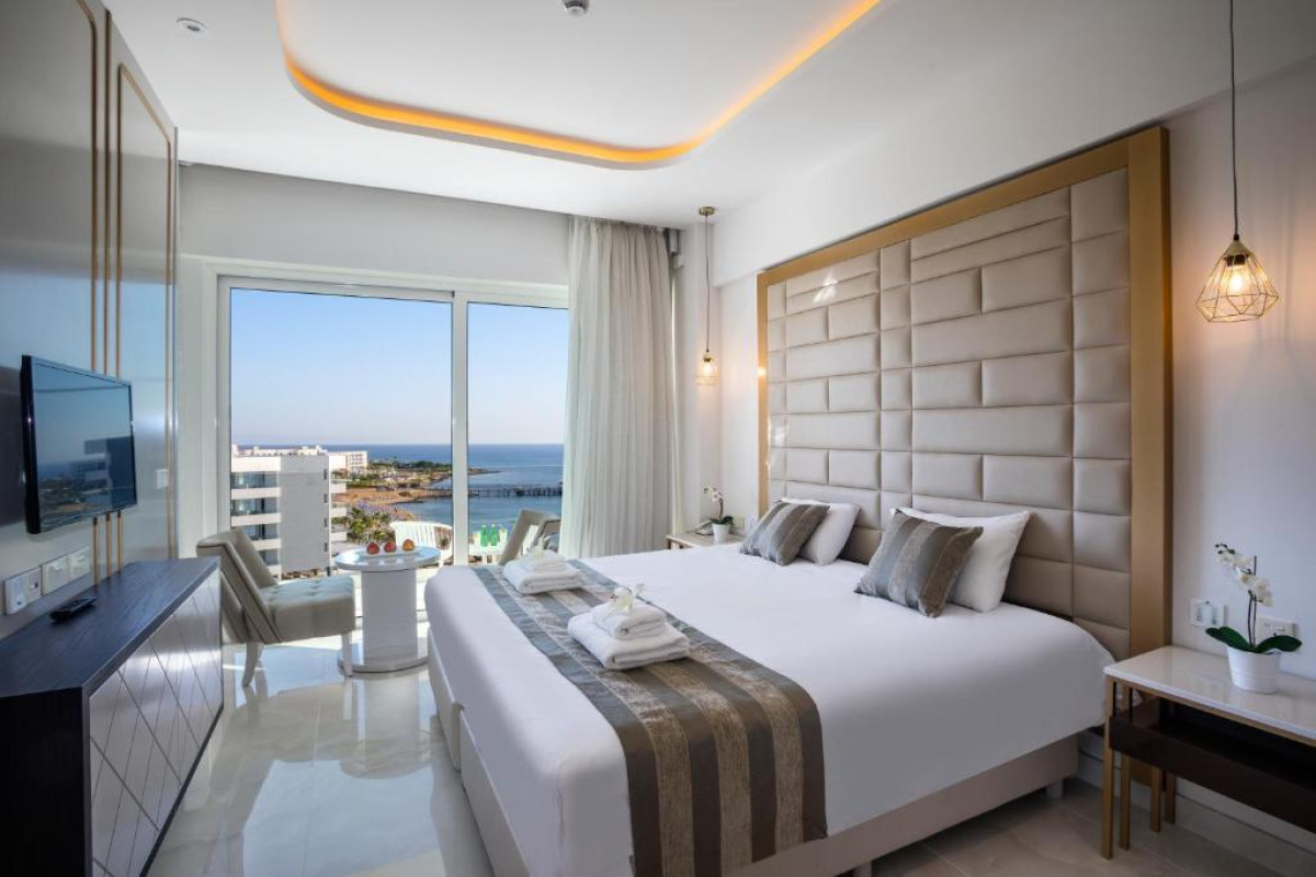 Hotel Constantinos The Great Beach