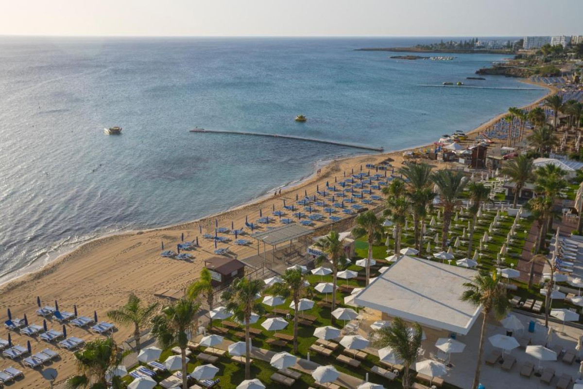 Hotel Constantinos The Great Beach