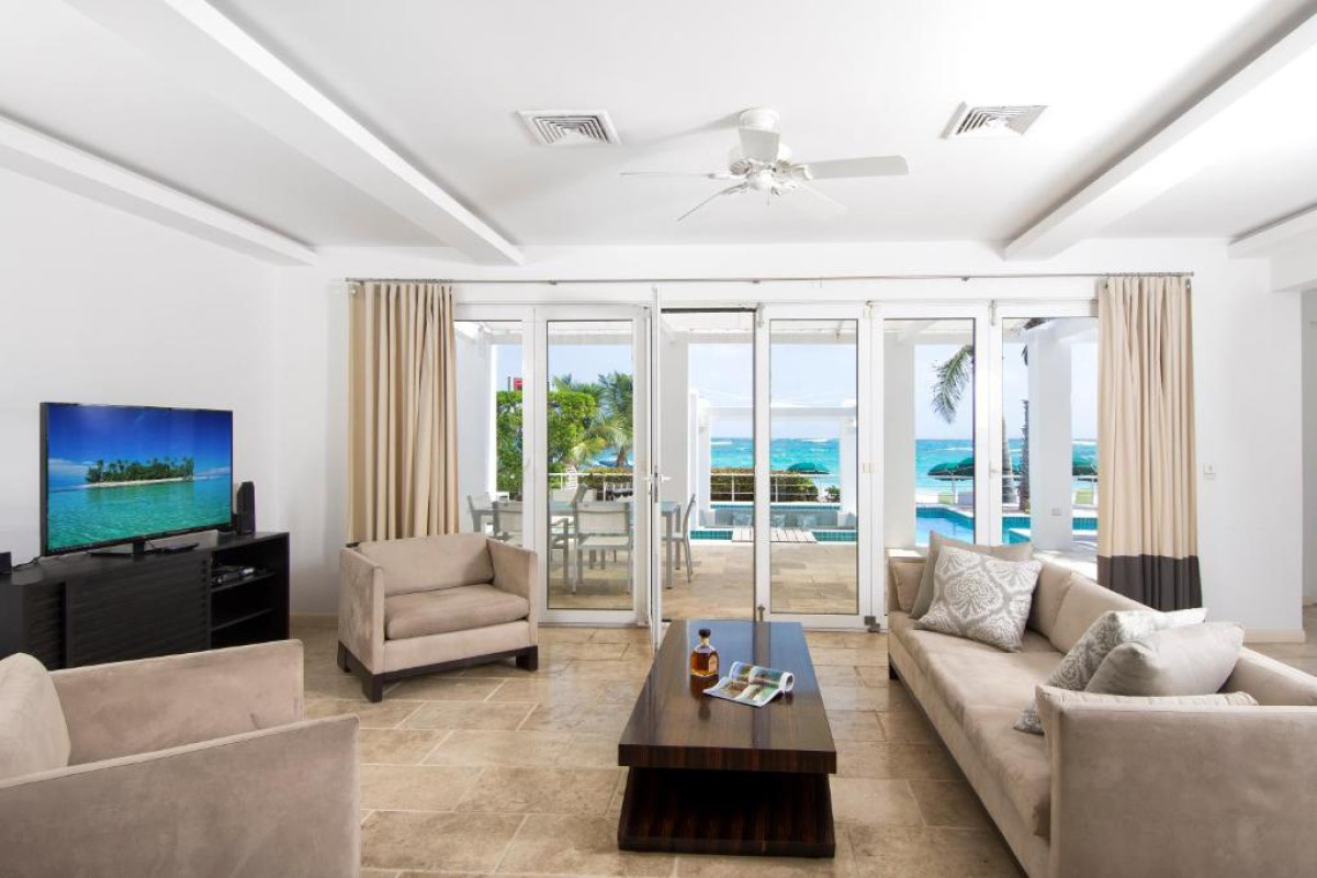 Coral Beach Club Villas & Marina