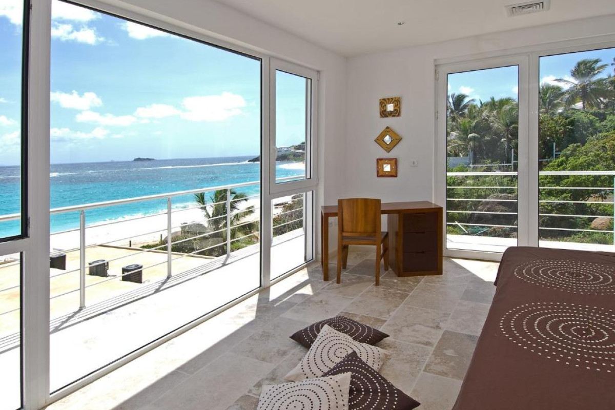 Coral Beach Club Villas & Marina