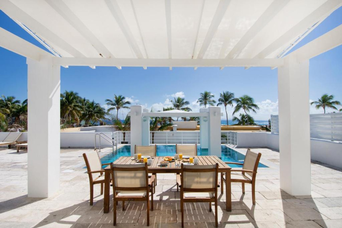 Coral Beach Club Villas & Marina
