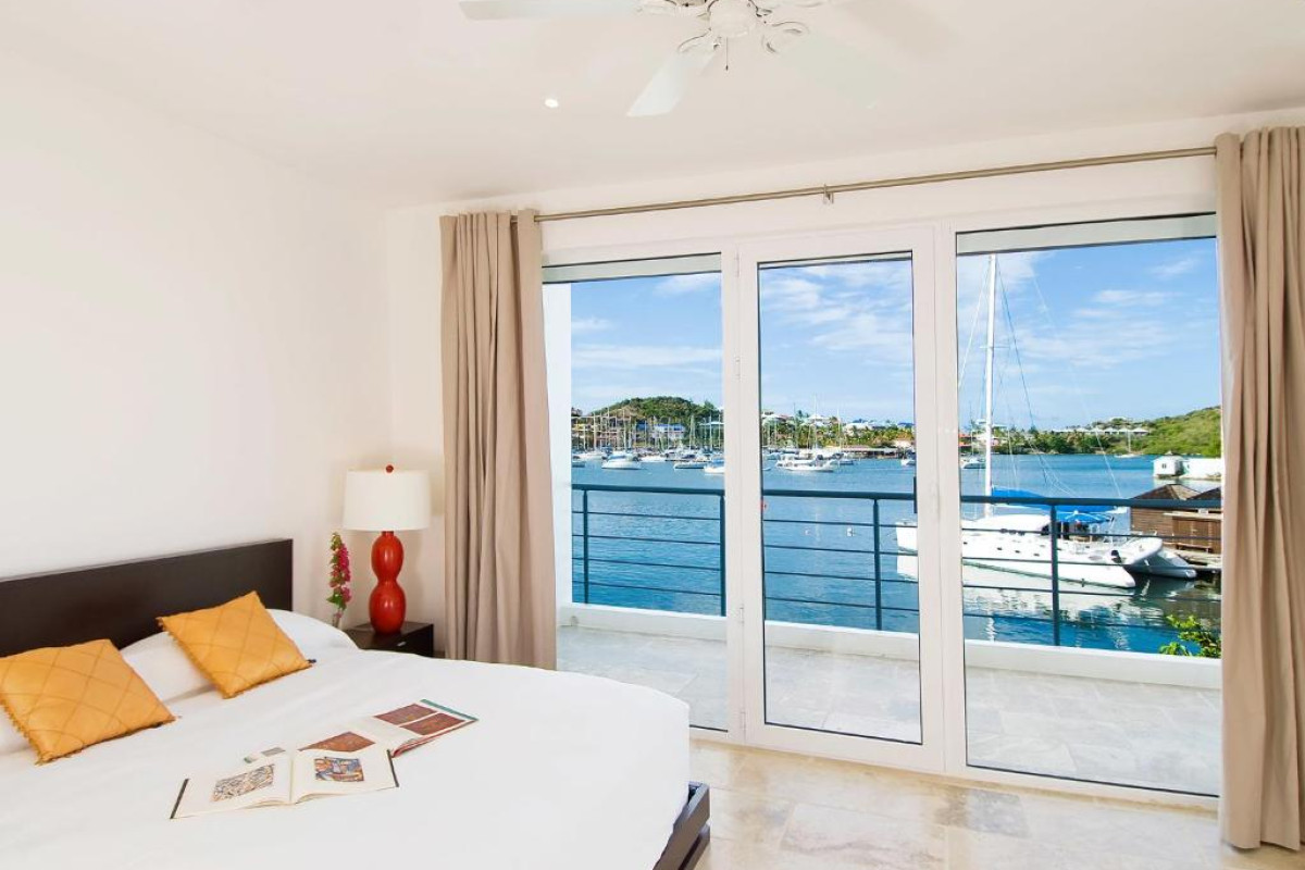 Coral Beach Club Villas & Marina