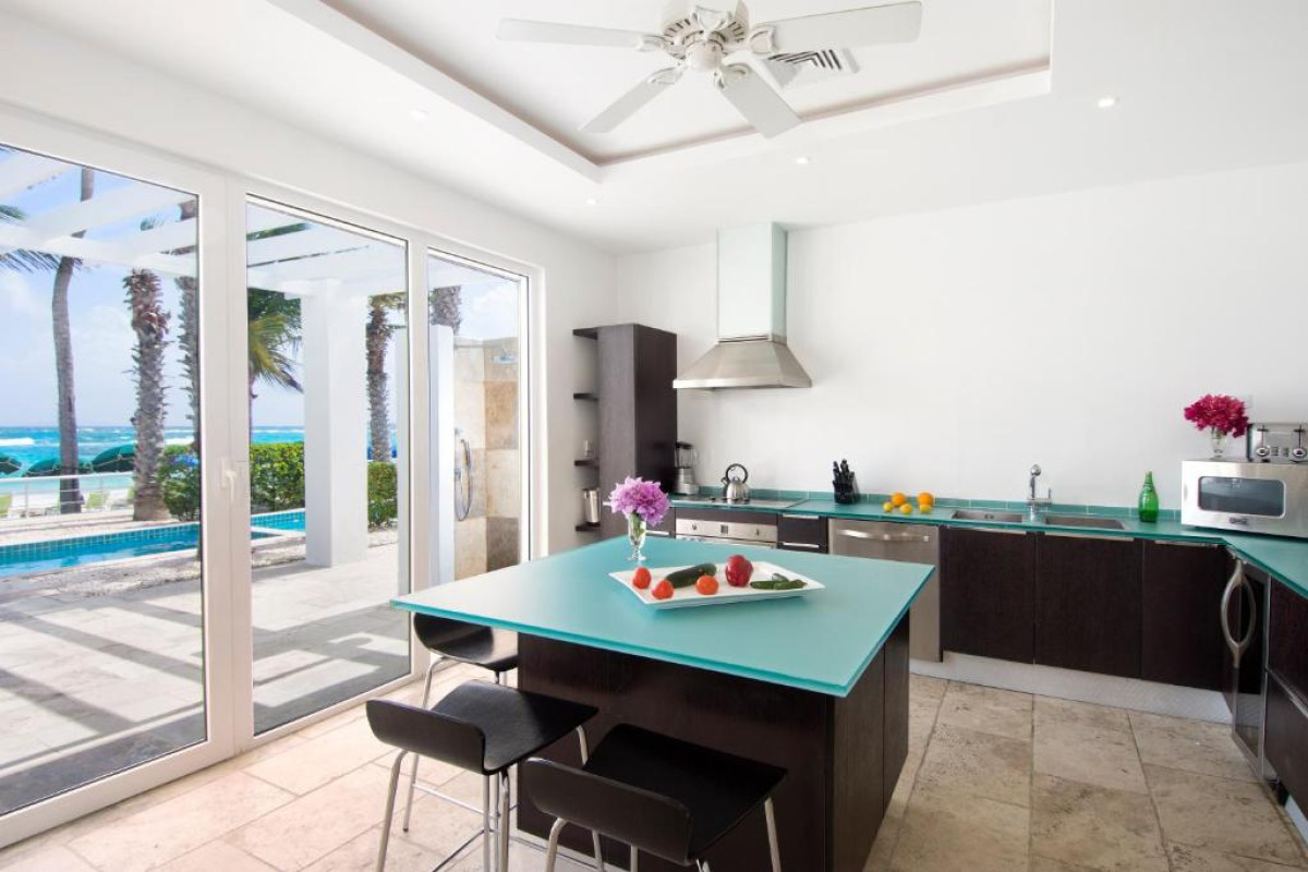 Coral Beach Club Villas & Marina