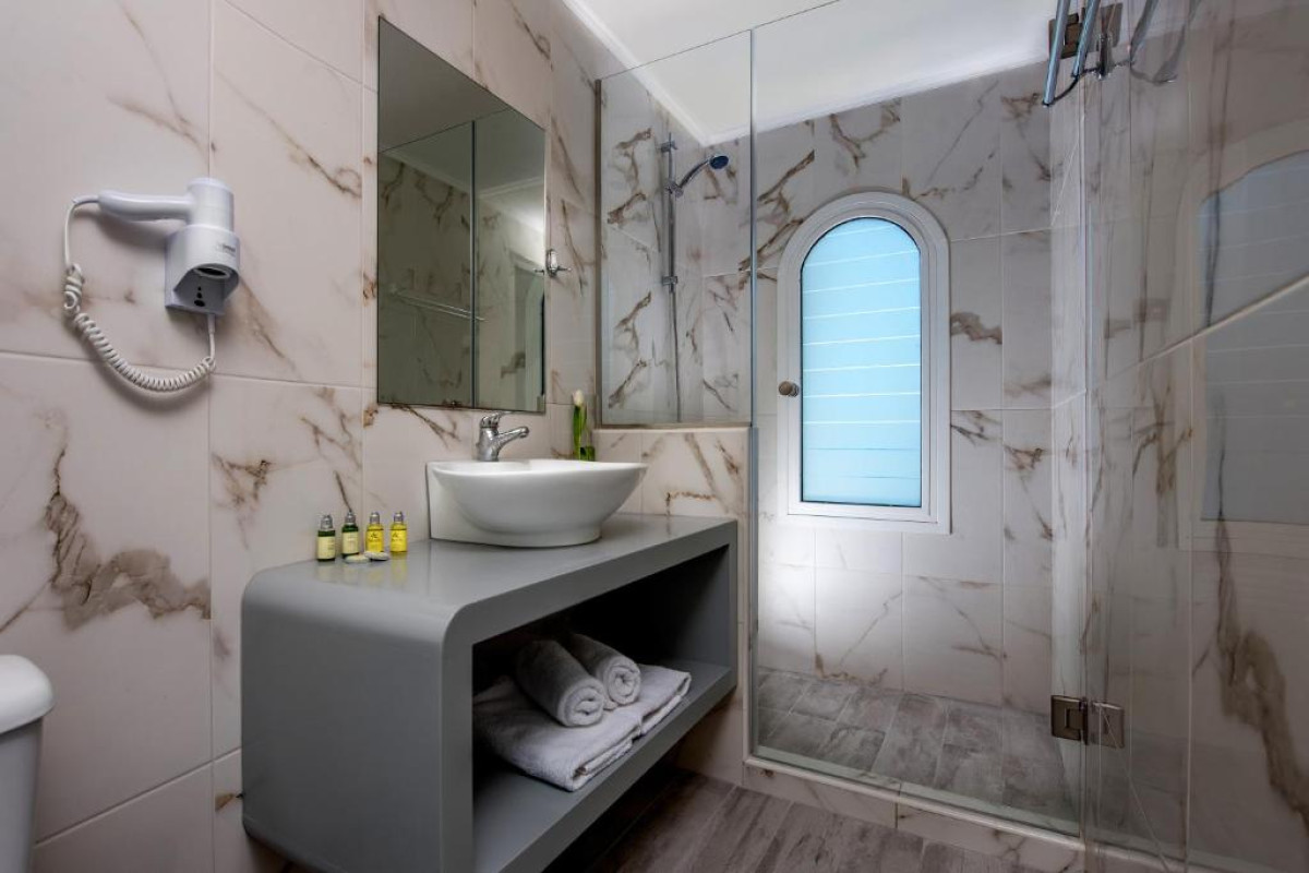 Coral Hotel - Hotelia Hospitality Group
