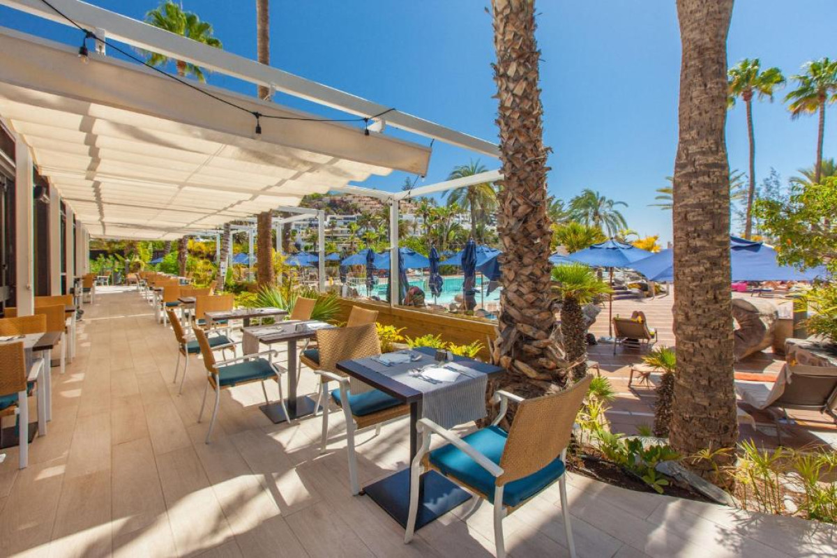 Hotel Corallium Beach by Lopesan