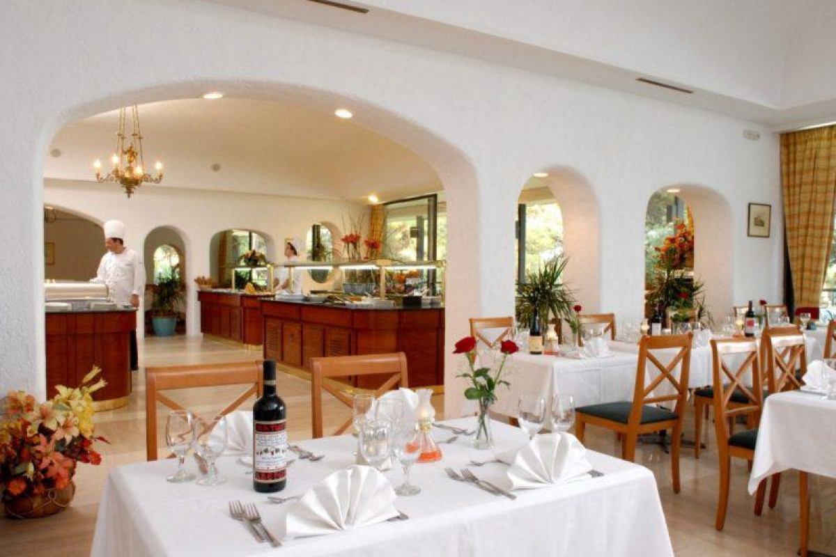 CORFU HOLIDAY PALACE - KANONI BEACH