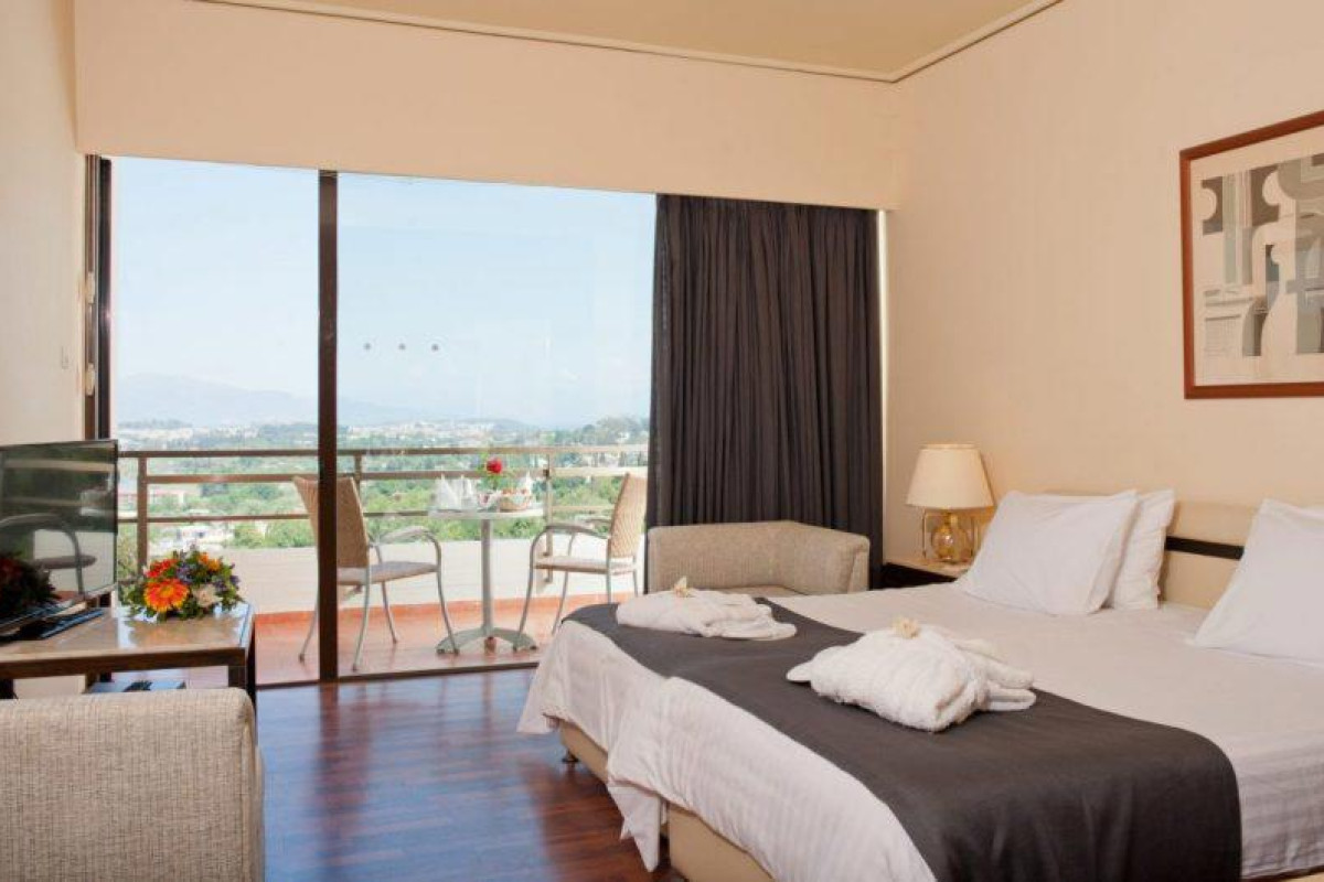 CORFU HOLIDAY PALACE - KANONI BEACH