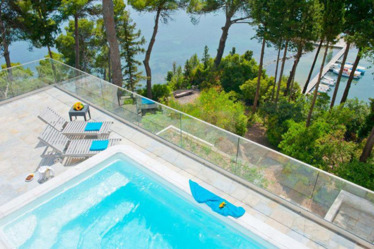 CORFU HOLIDAY PALACE - KANONI BEACH