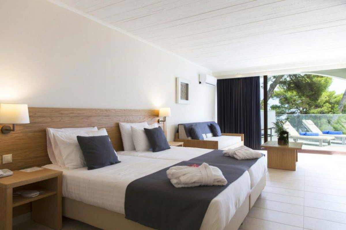 CORFU HOLIDAY PALACE - KANONI BEACH