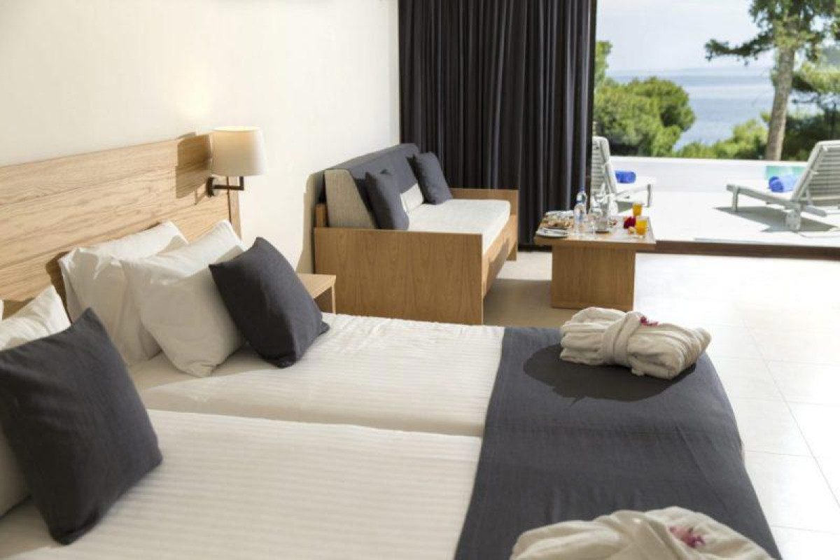 CORFU HOLIDAY PALACE - KANONI BEACH