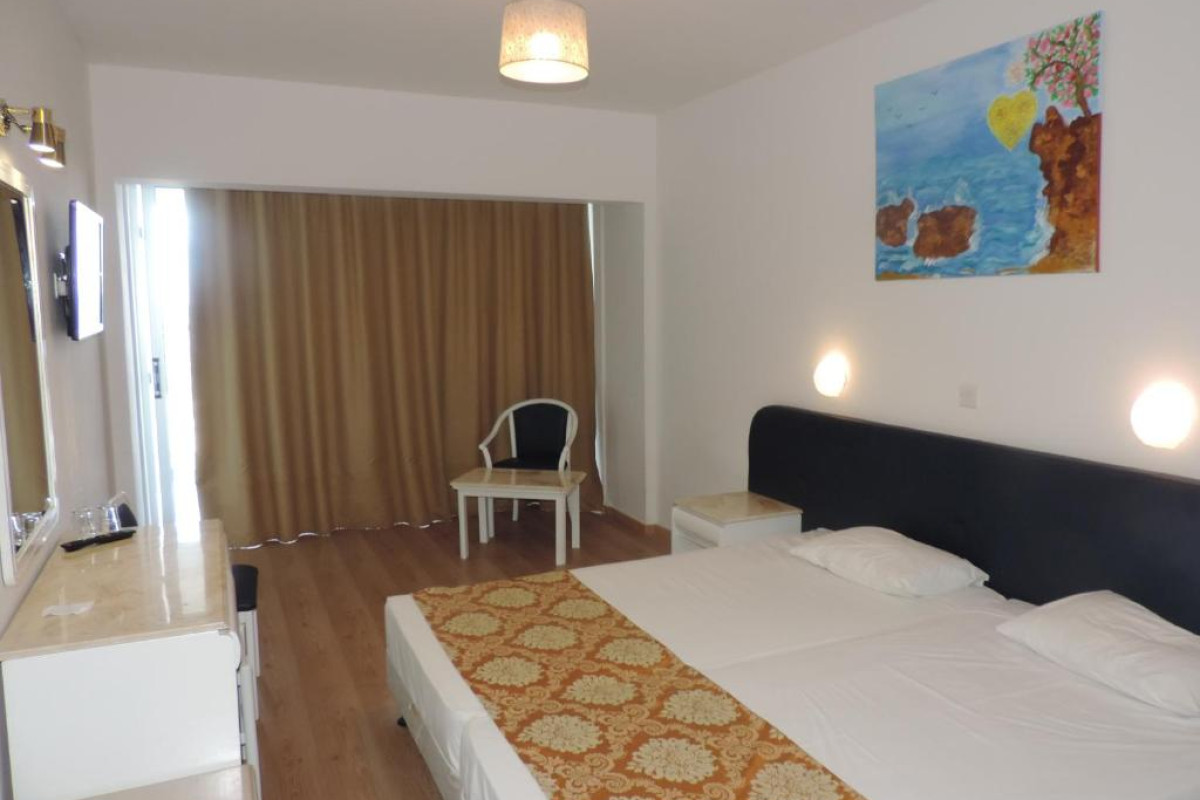 Corfu Hotel
