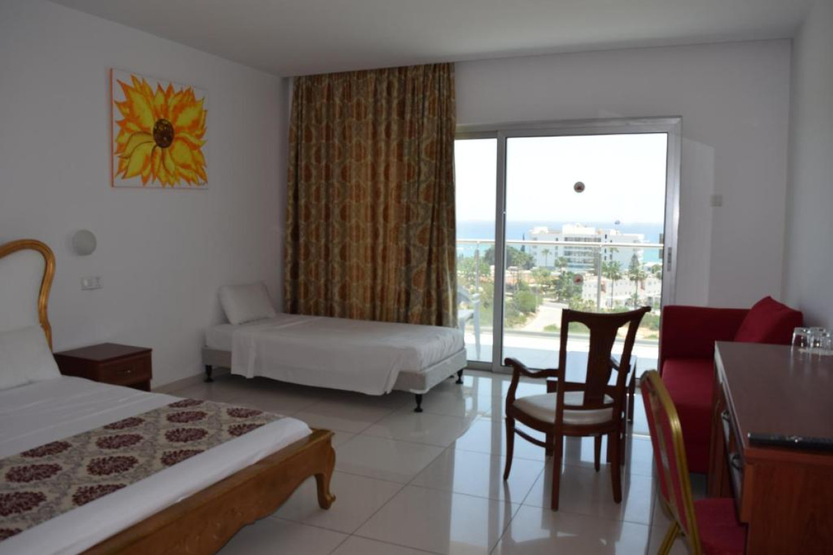 Corfu Hotel