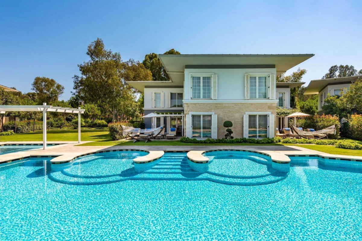 CORNELIA AZURE VILLAS