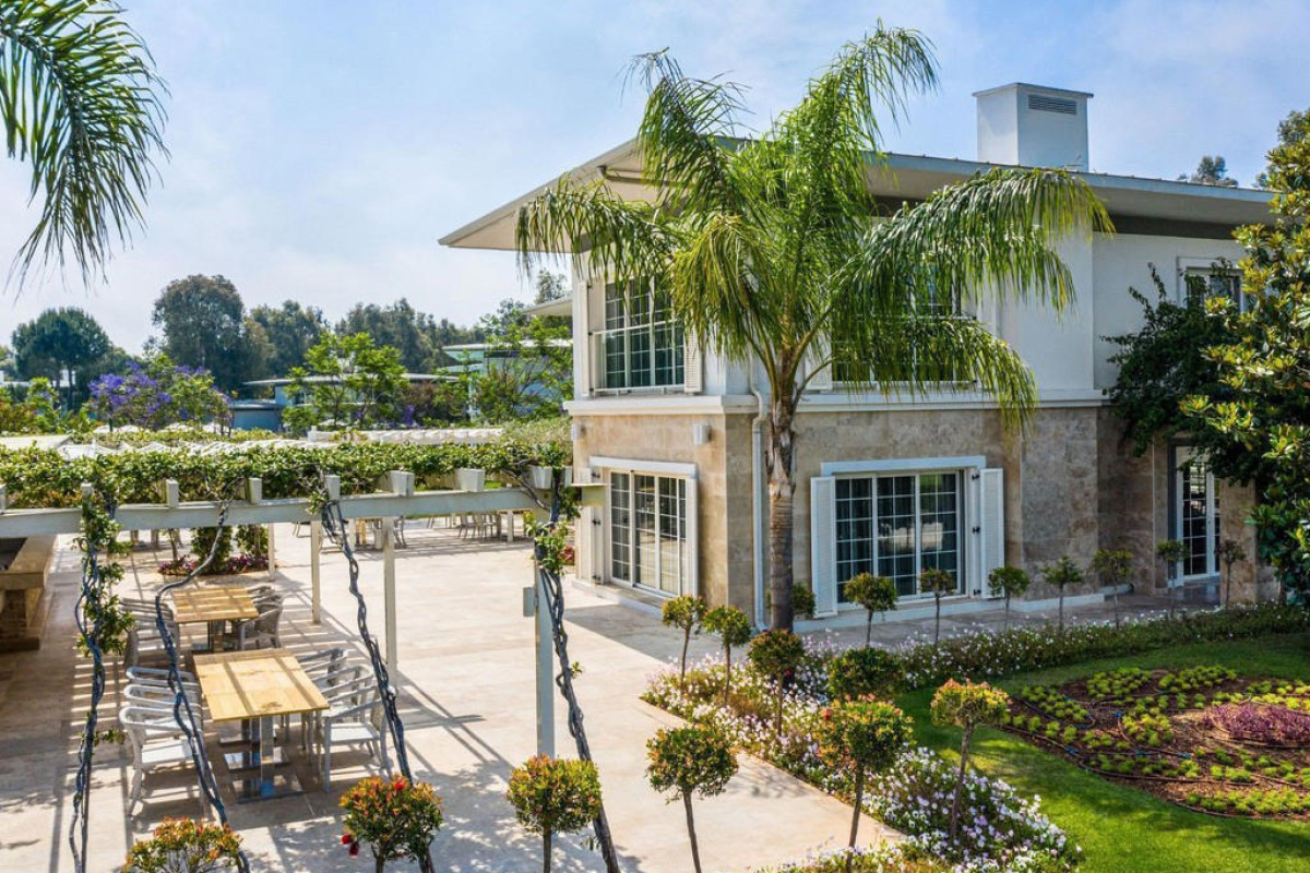 CORNELIA AZURE VILLAS