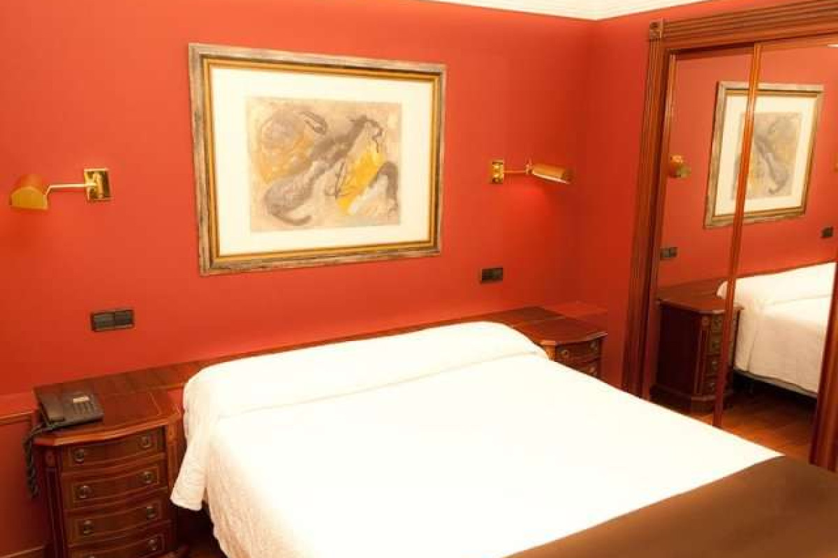 CORONA DE CASTILLA HOTEL