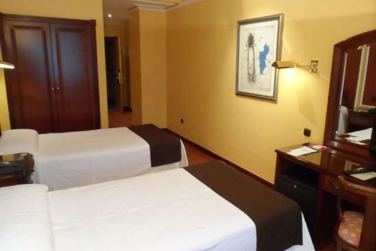 CORONA DE CASTILLA HOTEL