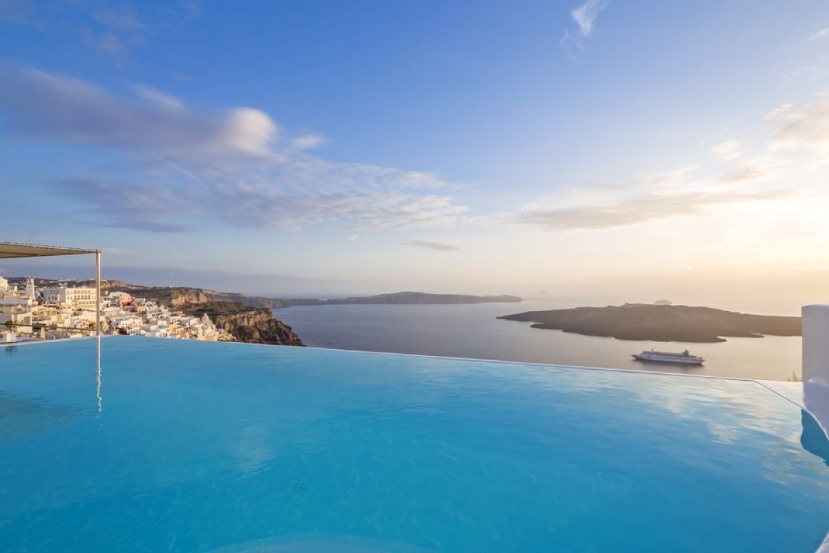 Cosmopolitan Suites Santorini
