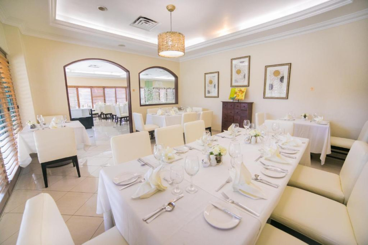 Courtleigh Hotel & Suites
