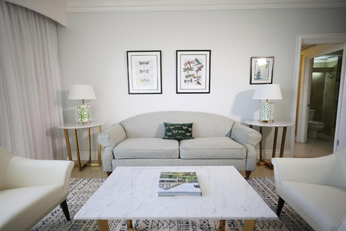 Courtleigh Hotel & Suites