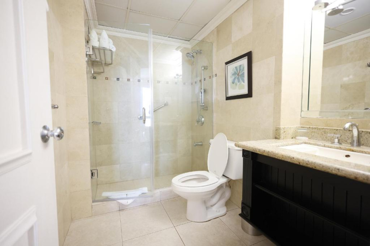 Courtleigh Hotel & Suites