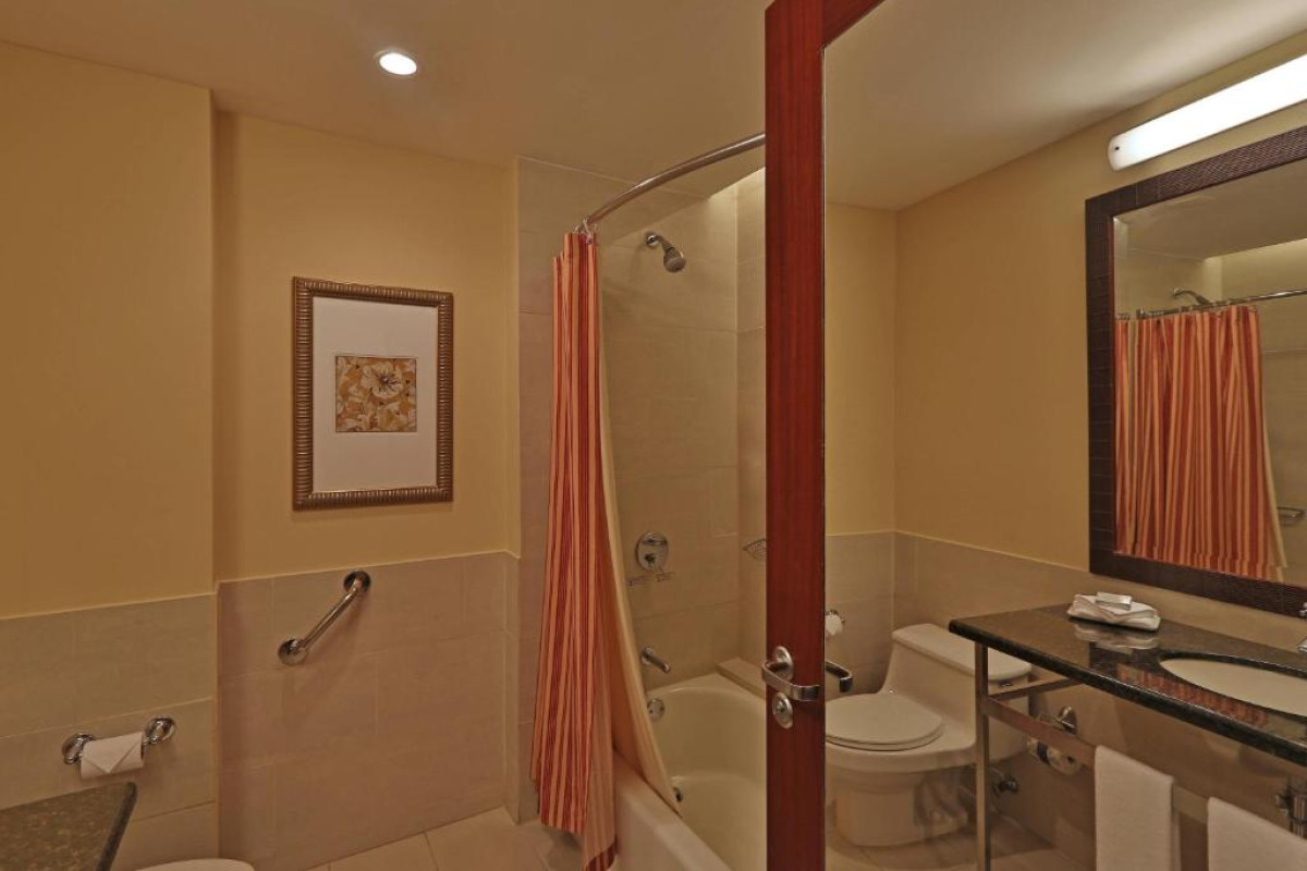 Courtyard by Marriott Panama Multiplaza Mall