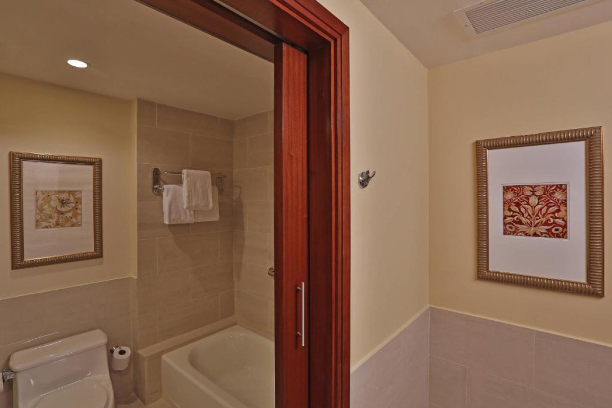 Courtyard by Marriott Panama Multiplaza Mall