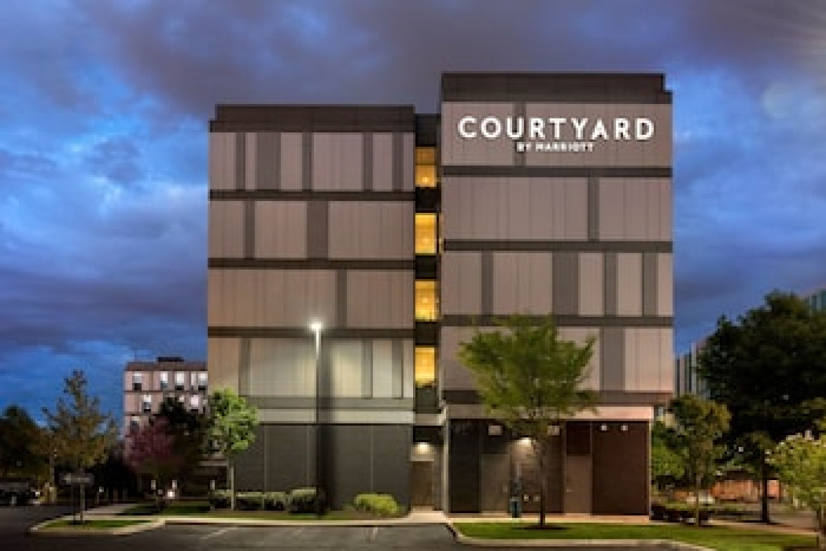 COURTYARD PHILADELPHIA SOUTH AT THE NAVY YARD