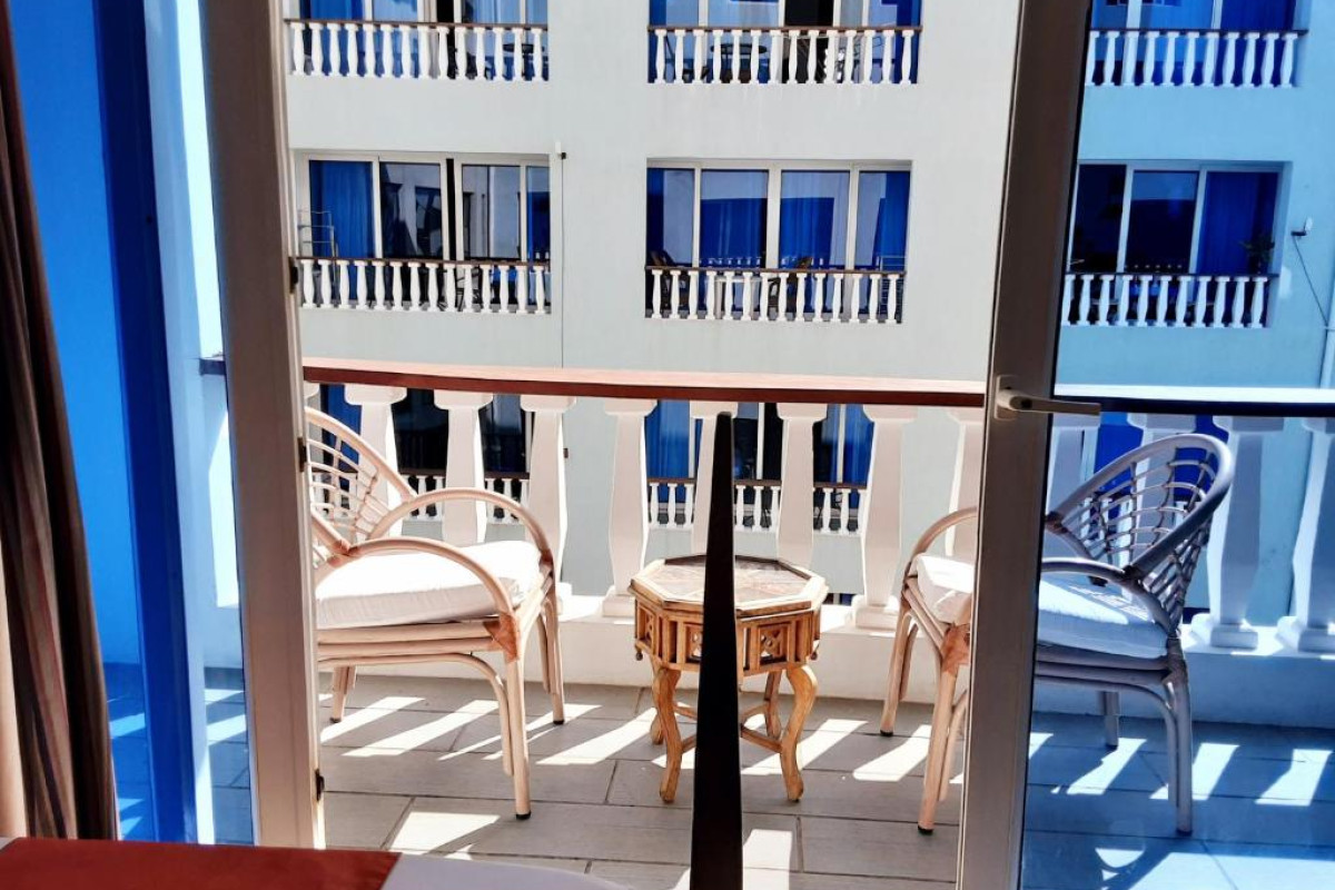 Cowrie Shell Beach Apartments