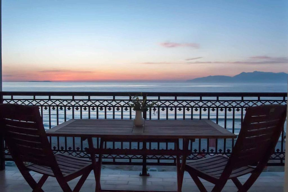 Cressida Seaside Apartments