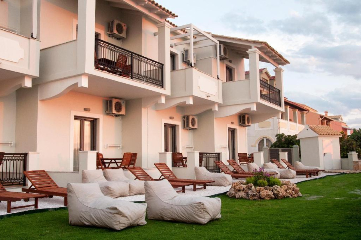 Cressida Seaside Apartments