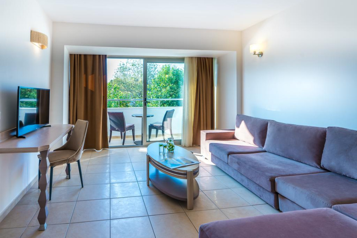 CRONWELL PLATAMON RESORT - PLATAMONAS