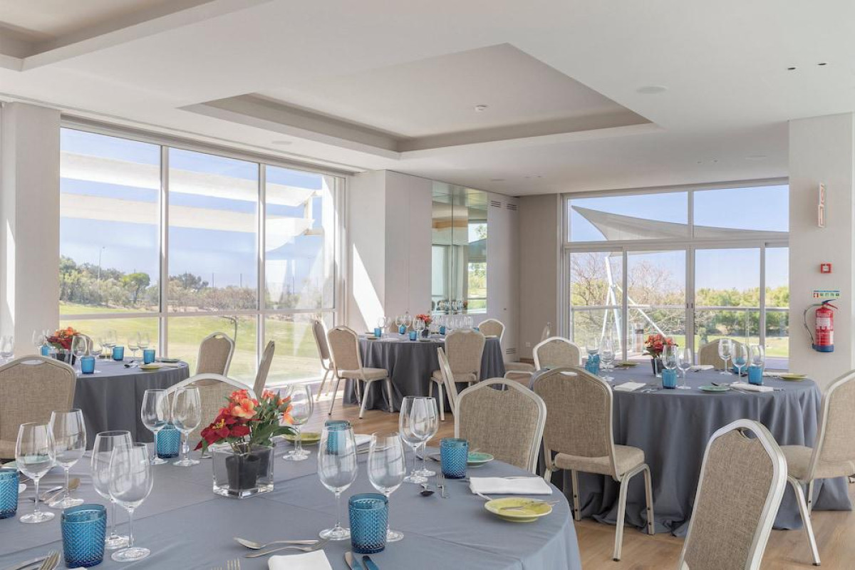 Crowne Plaza Caparica Lisbon