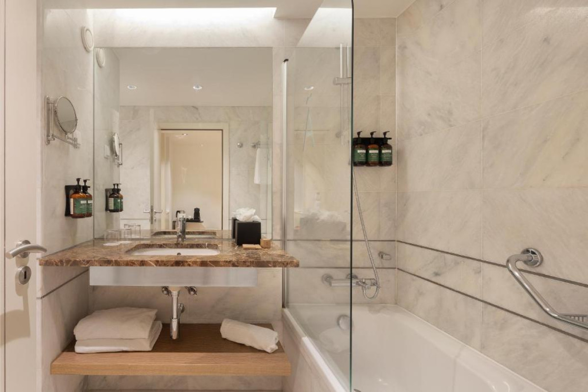Crowne Plaza Caparica Lisbon, an IHG Hotel