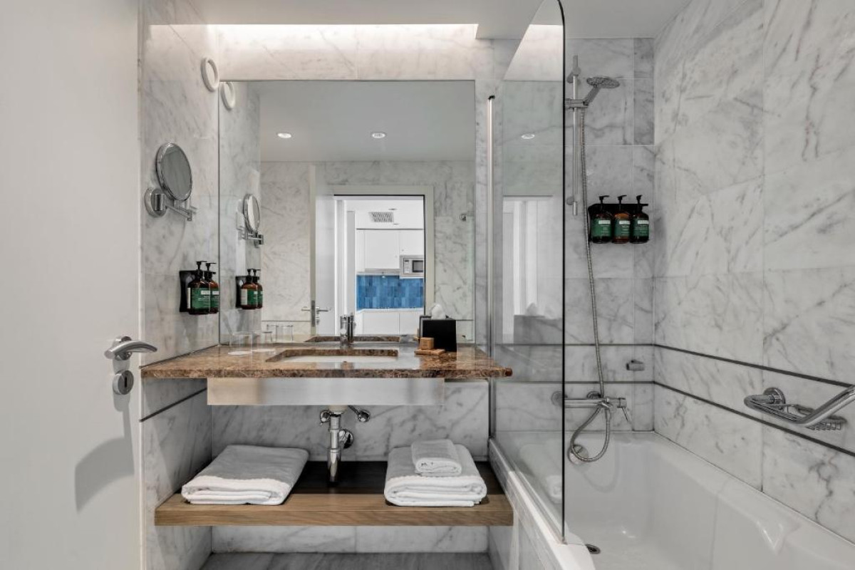 Crowne Plaza Caparica Lisbon, an IHG Hotel
