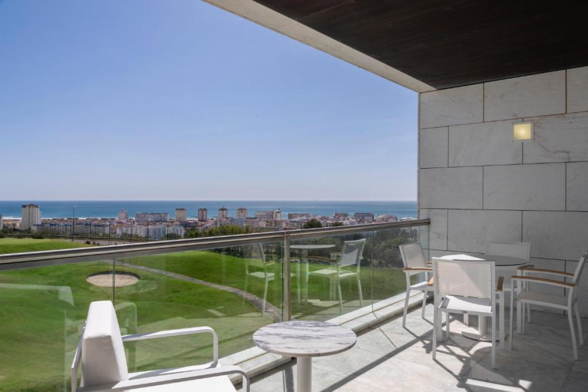Crowne Plaza Caparica Lisbon, an IHG Hotel
