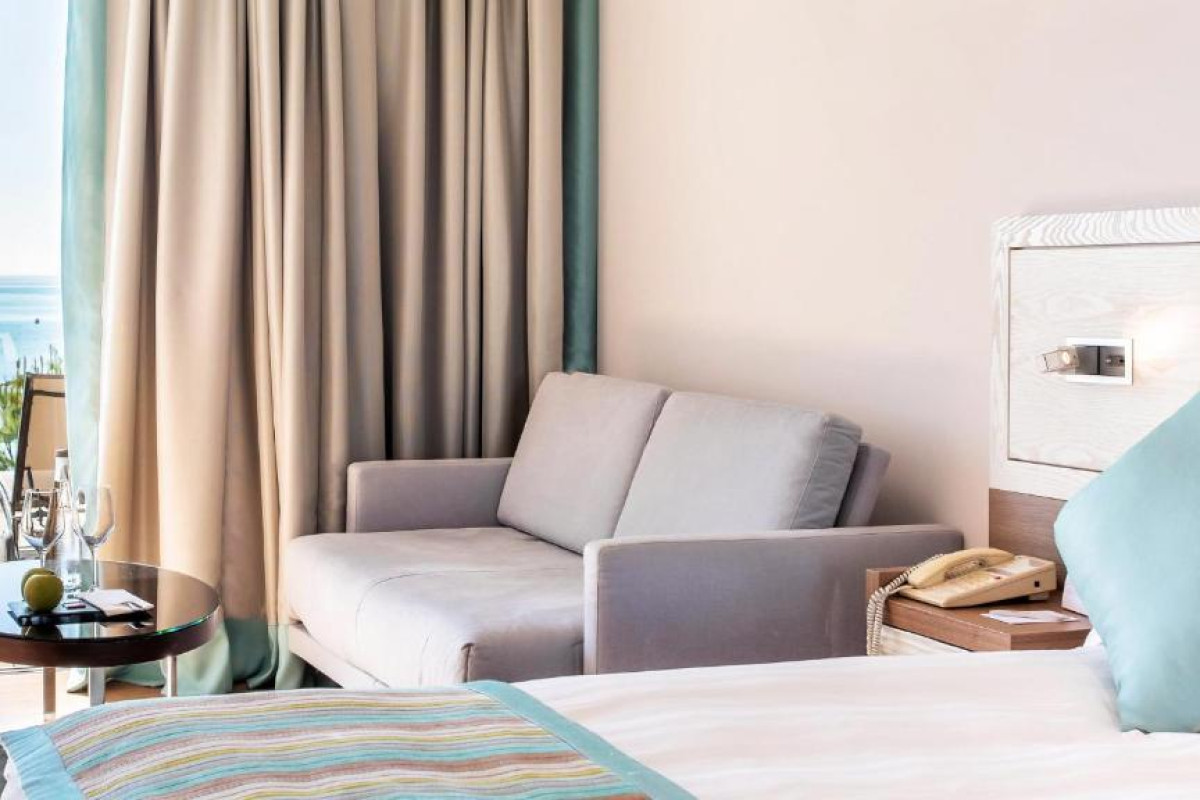 CROWNE PLAZA LIMASSOL AN IHG HOTEL