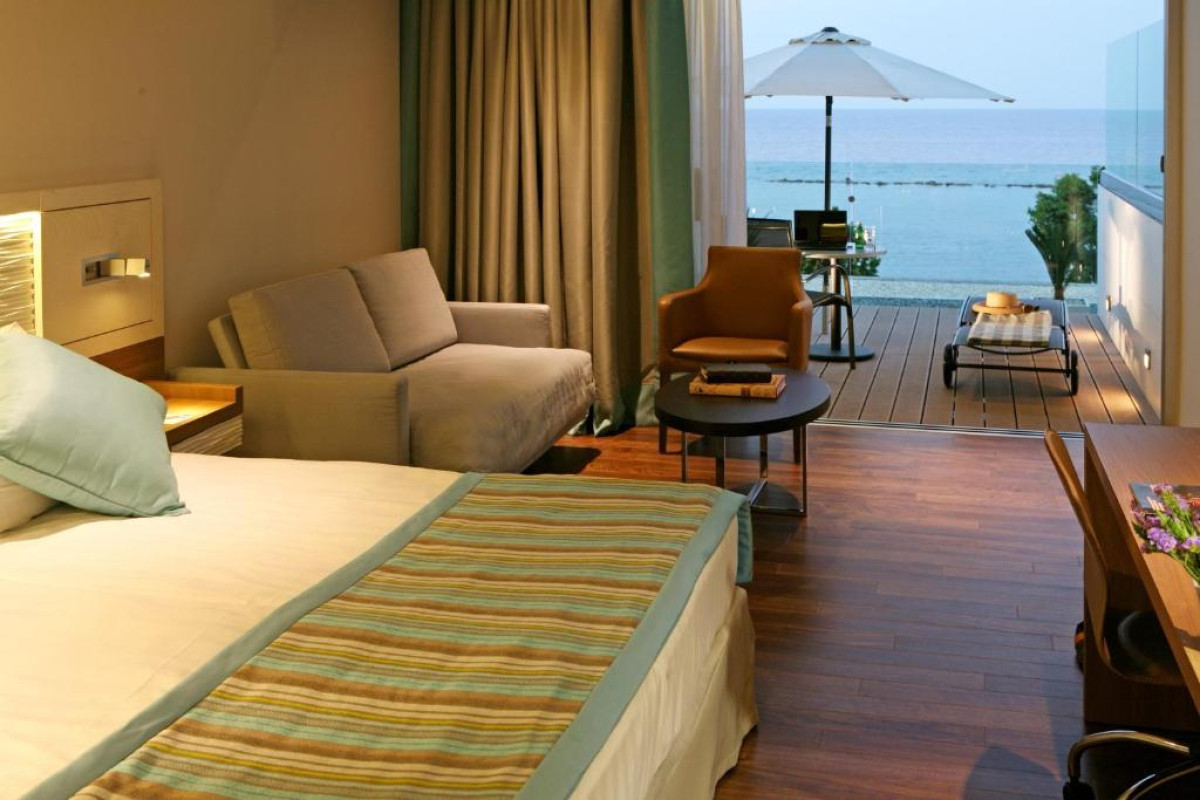 CROWNE PLAZA LIMASSOL AN IHG HOTEL