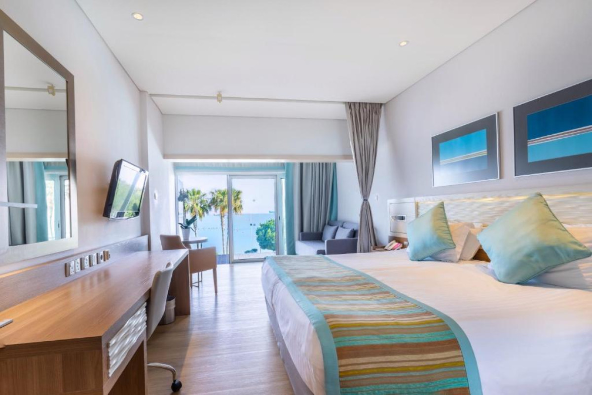 CROWNE PLAZA LIMASSOL AN IHG HOTEL