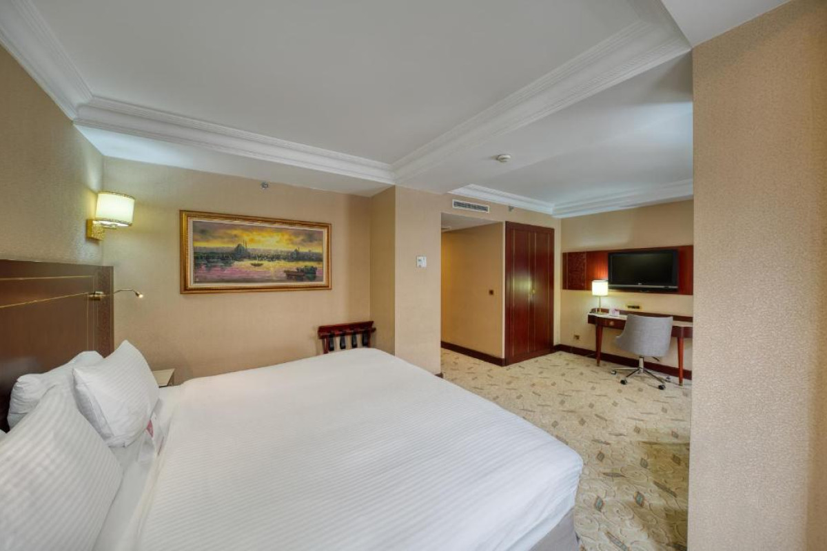 CROWNE PLAZA  OLD CITY HOTEL